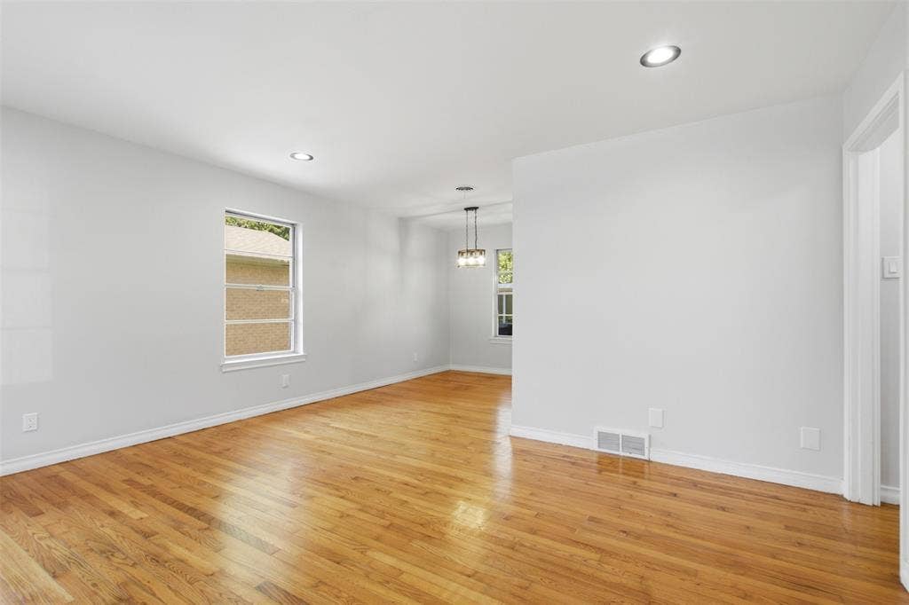 10243 San Juan Avenue, Dallas, TX 75228 10243 San Juan Avenue, Dallas, TX 75228