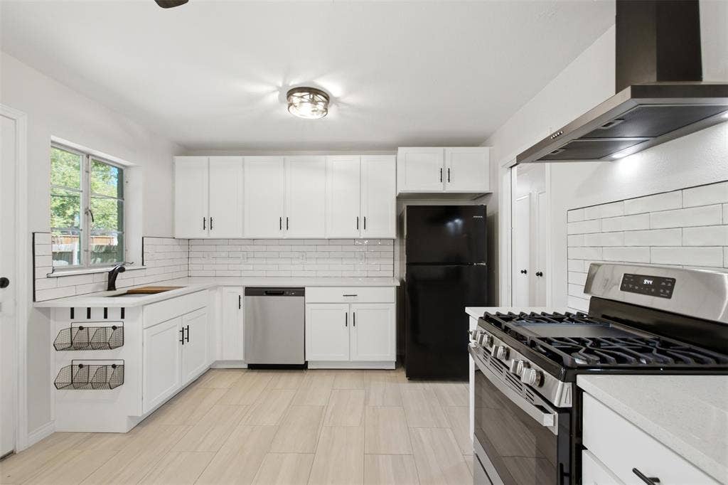 10243 San Juan Avenue, Dallas, TX 75228 10243 San Juan Avenue, Dallas, TX 75228