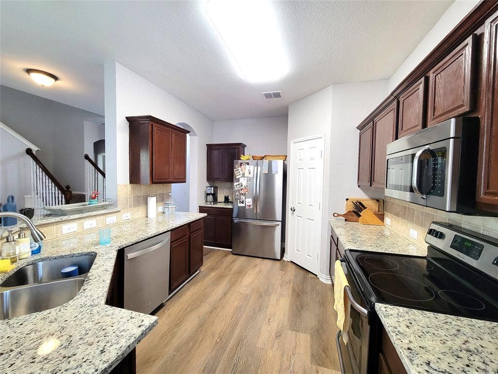 6117 Dark Forest Drive, McKinney, TX 75070 6117 Dark Forest Drive, McKinney, TX 75070