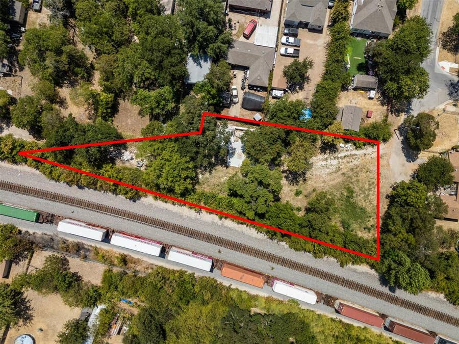 Property photo for 15 Wilkes Avenue, Dallas, TX