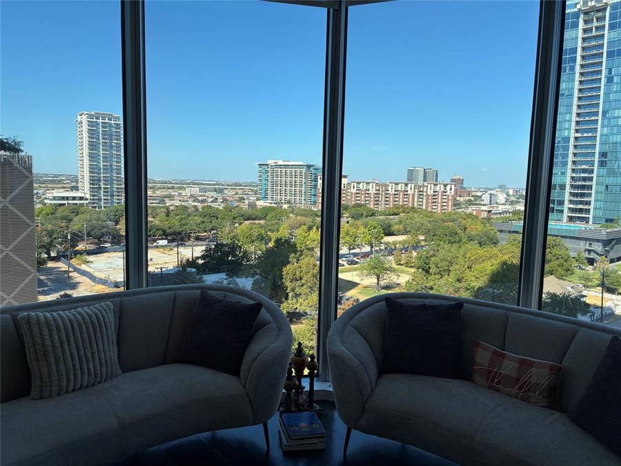 Property photo for 2900 Mckinnon Street, #804, Dallas, TX