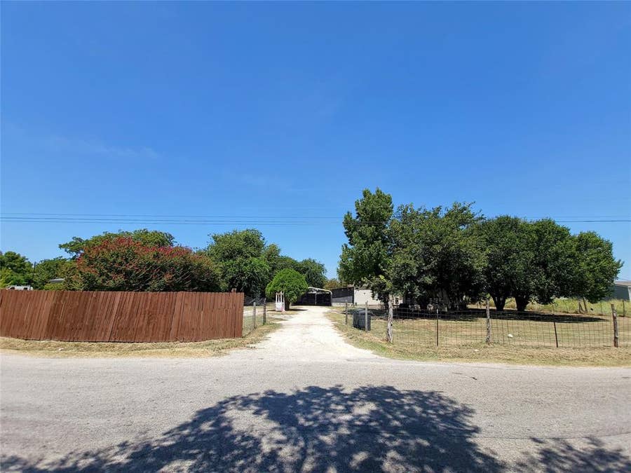 Property photo for 11309 County Road 510, Venus, TX
