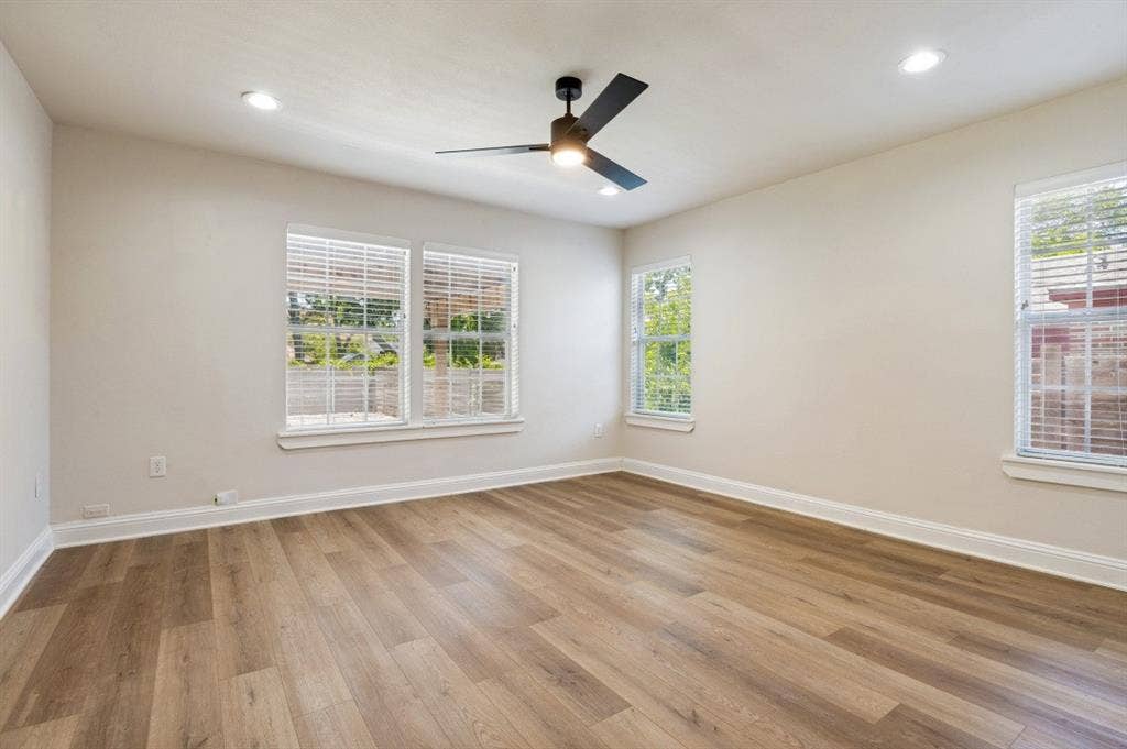 2744 Catherine Street, Dallas, TX 75211 2744 Catherine Street, Dallas, TX 75211