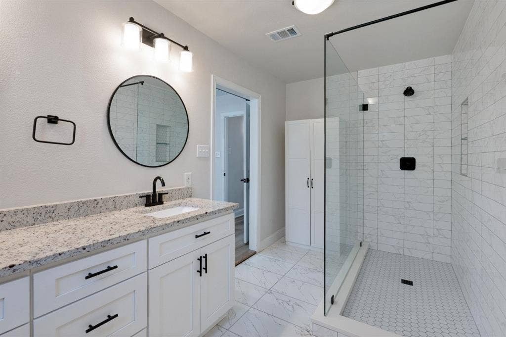 2744 Catherine Street, Dallas, TX 75211 2744 Catherine Street, Dallas, TX 75211