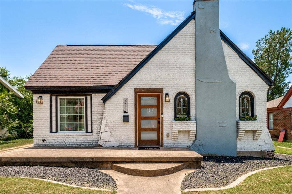 2744 Catherine Street, Dallas, TX 75211 2744 Catherine Street, Dallas, TX 75211