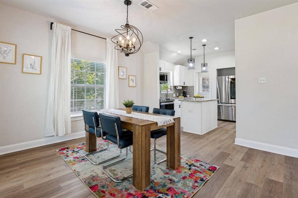 2744 Catherine Street, Dallas, TX 75211 2744 Catherine Street, Dallas, TX 75211