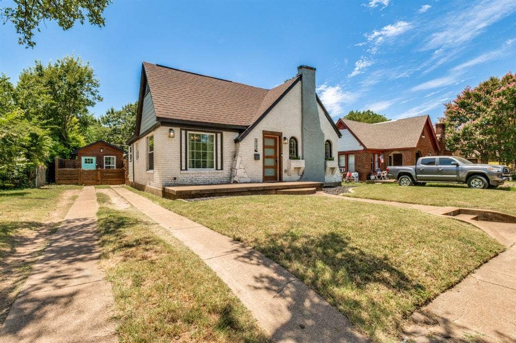 2744 Catherine Street, Dallas, TX 75211 2744 Catherine Street, Dallas, TX 75211