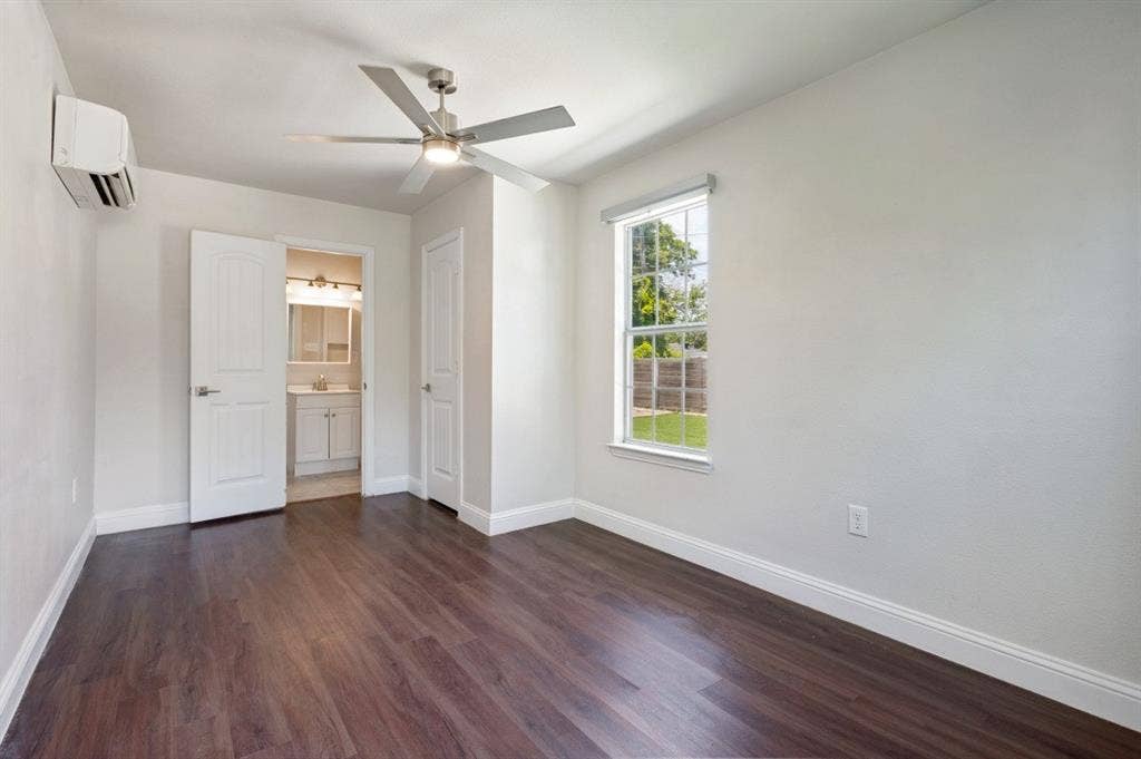 2744 Catherine Street, Dallas, TX 75211 2744 Catherine Street, Dallas, TX 75211