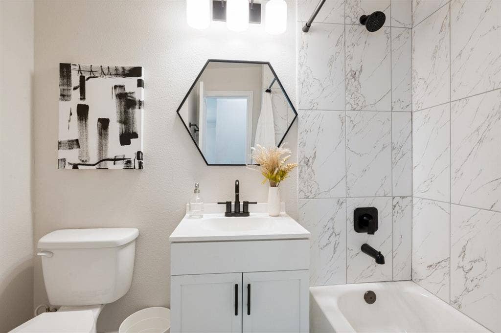 2744 Catherine Street, Dallas, TX 75211 2744 Catherine Street, Dallas, TX 75211