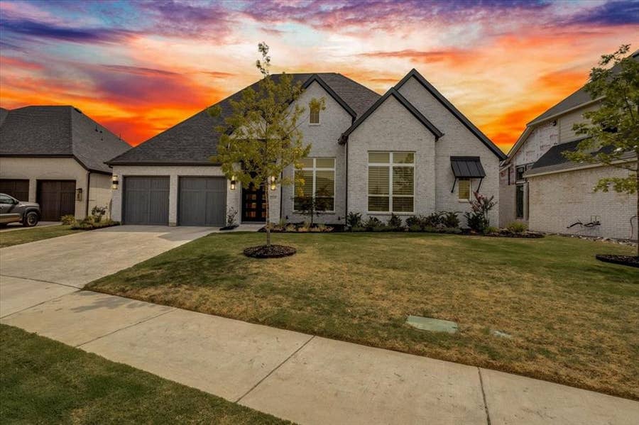 Property photo for 2208 Sarah Drive, Rockwall, TX