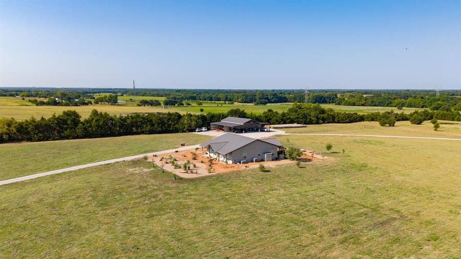 Property photo for 1704 County Road 1002, Greenville, TX