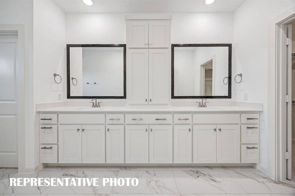 3737 Homer Court, McKinney, TX 75071 There is ample space for two in this lovely owner's bath! REPRESENTATIVE PHOTO