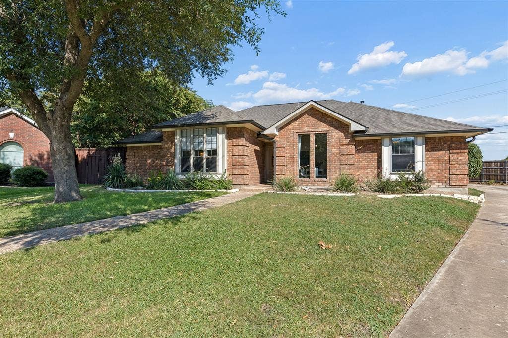 1015 Sandy Creek Drive, Allen, TX 75002 1015 Sandy Creek Drive, Allen, TX 75002