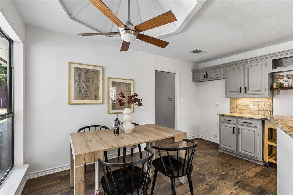 1015 Sandy Creek Drive, Allen, TX 75002 1015 Sandy Creek Drive, Allen, TX 75002