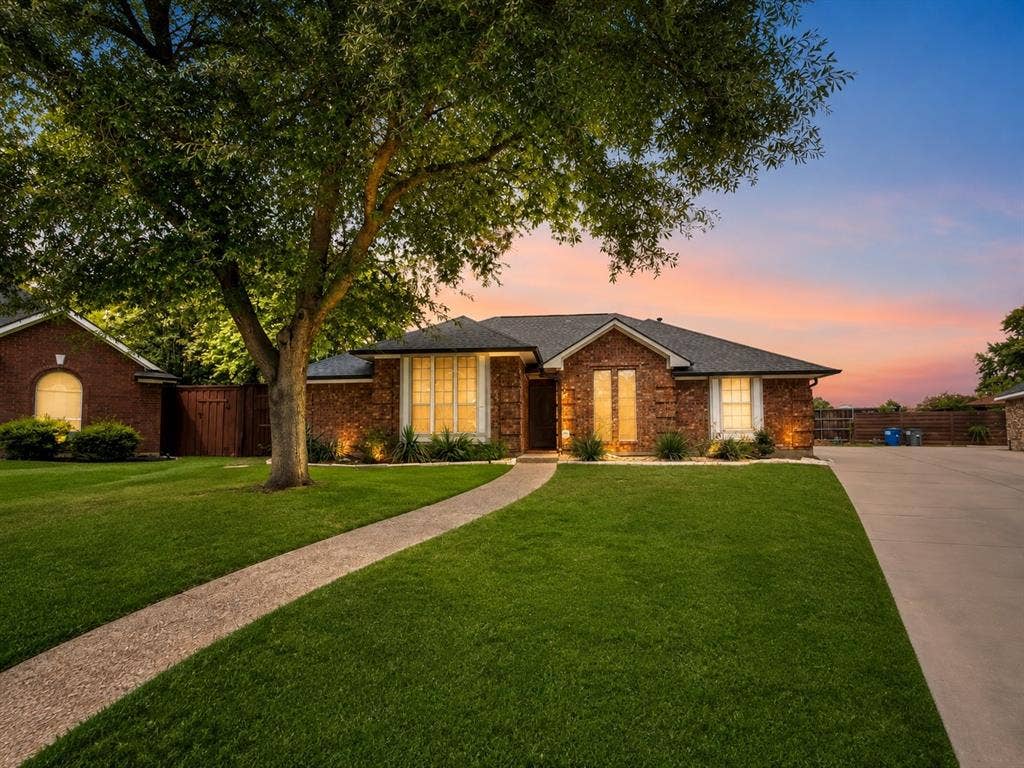 1015 Sandy Creek Drive, Allen, TX 75002 1015 Sandy Creek Drive, Allen, TX 75002
