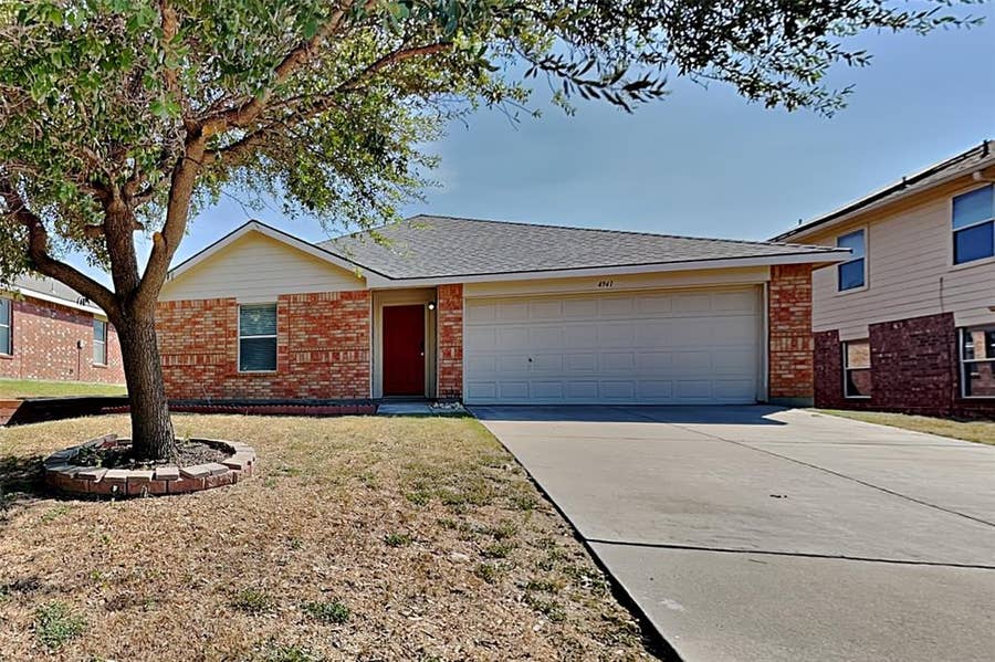 Property photo for 4941 Water Ridge Lane, Fort Worth, TX
