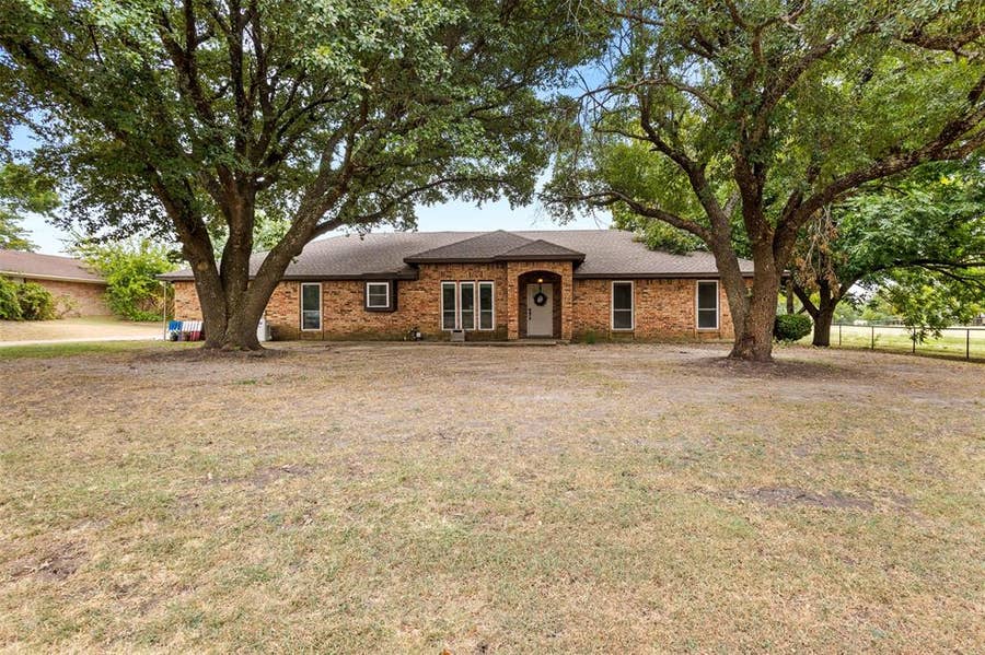 Property photo for 844 Fm 2194, Farmersville, TX