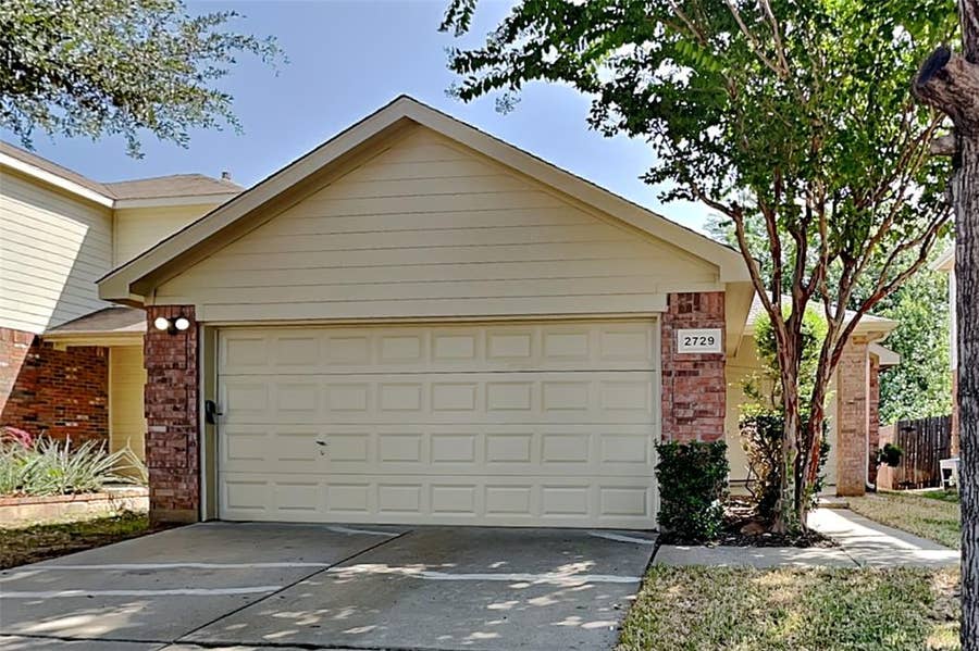 Property photo for 2729 Mountain Lion Drive, Fort Worth, TX
