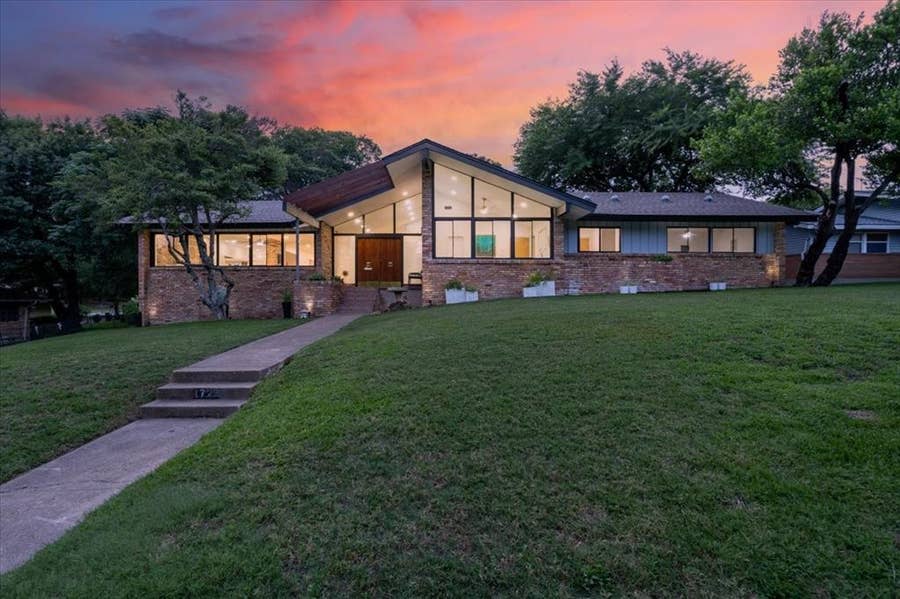 Property photo for 1729 Boca Chica Drive, Dallas, TX