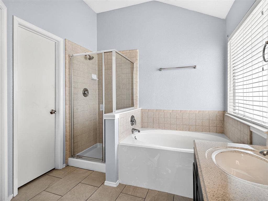 1022 Pondview Drive, Cedar Hill, TX 75104 1022 Pondview Drive, Cedar Hill, TX 75104