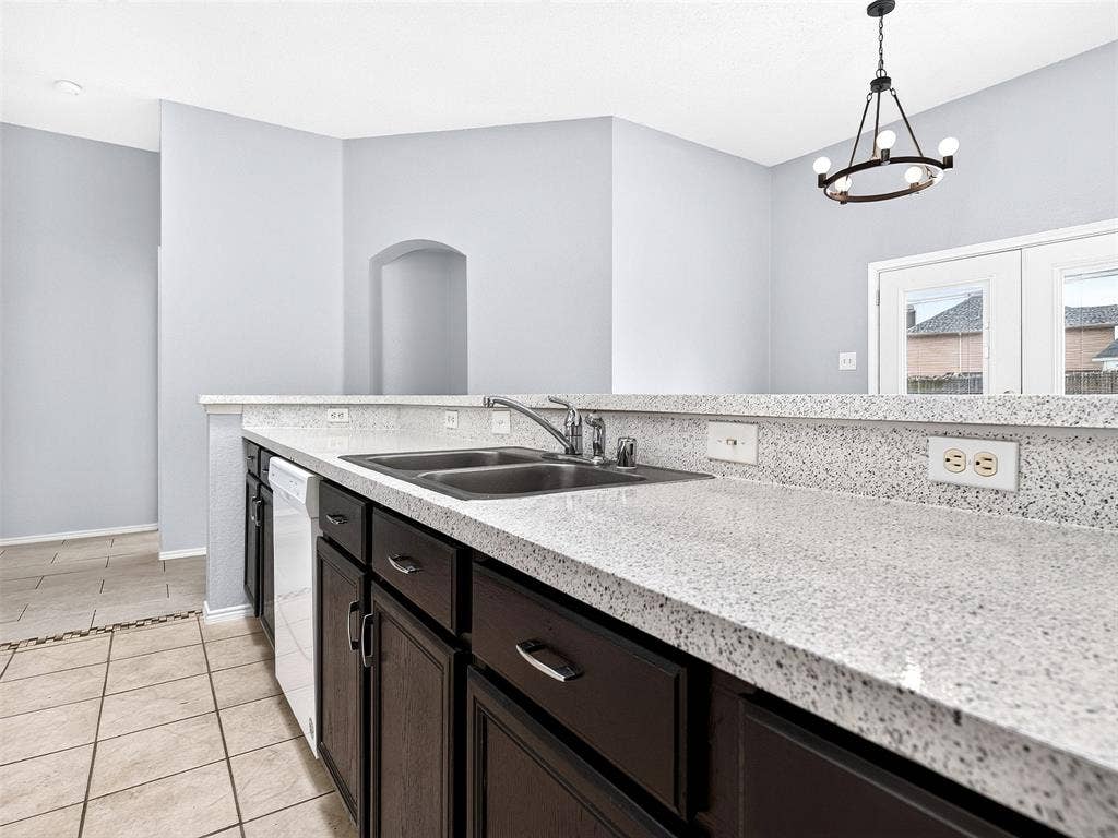 1022 Pondview Drive, Cedar Hill, TX 75104 1022 Pondview Drive, Cedar Hill, TX 75104