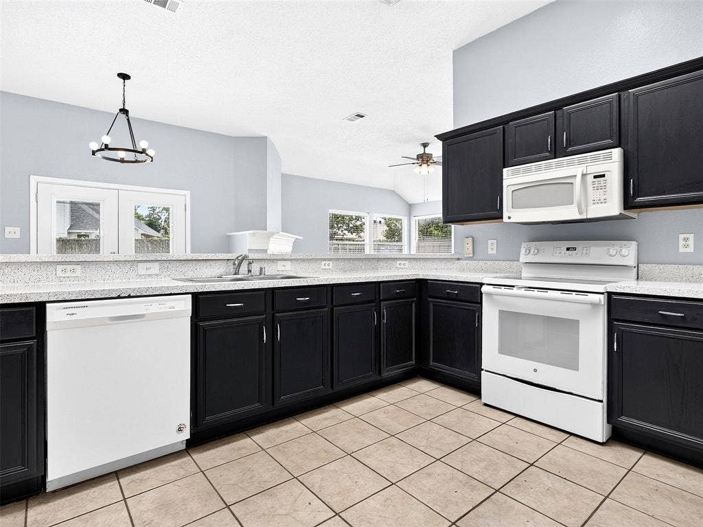 1022 Pondview Drive, Cedar Hill, TX 75104 1022 Pondview Drive, Cedar Hill, TX 75104