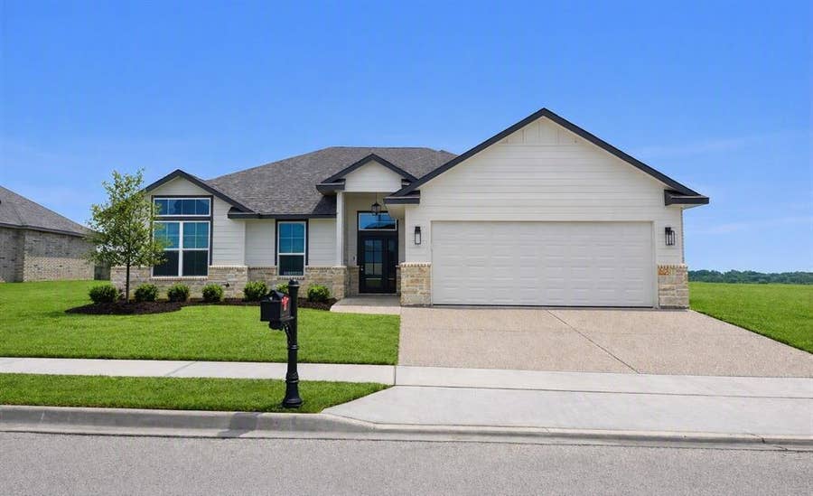 Property photo for 395 Frederick Drive, Robinson, TX