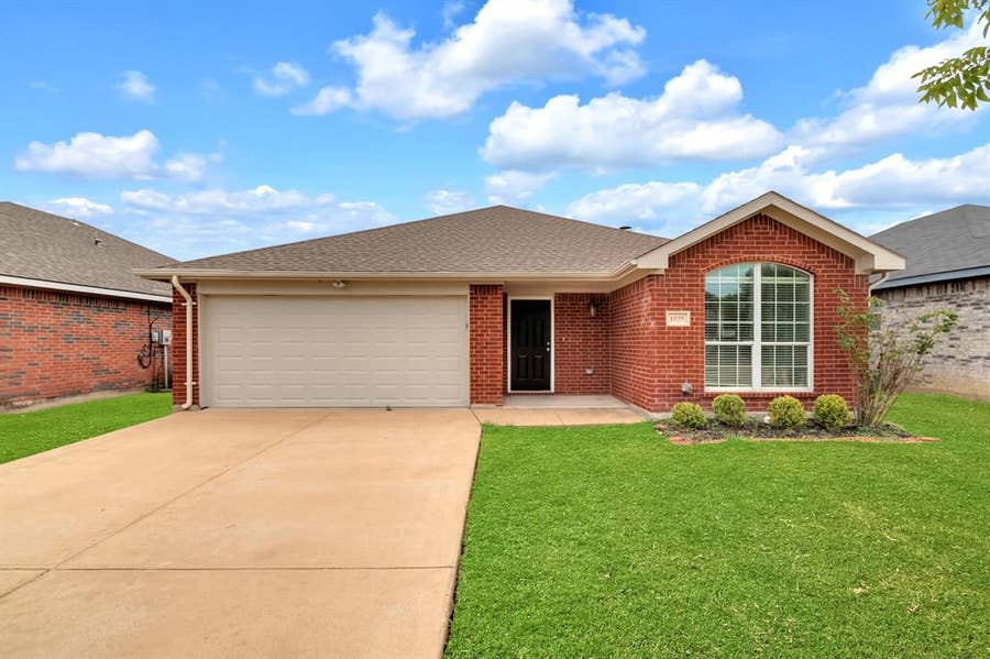 Property photo for 1039 Caliente Drive, Grand Prairie, TX