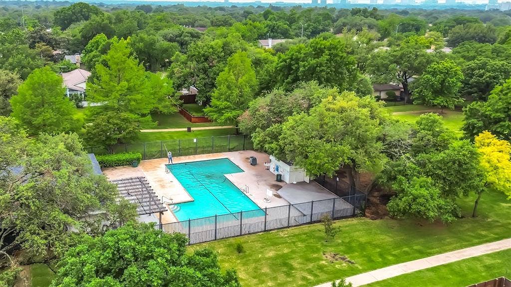 15735 Covewood Circle, Dallas, TX 75248 15735 Covewood Circle, Dallas, TX 75248