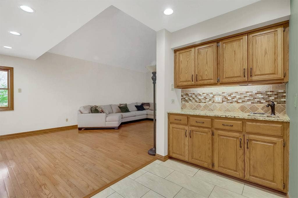15735 Covewood Circle, Dallas, TX 75248 15735 Covewood Circle, Dallas, TX 75248