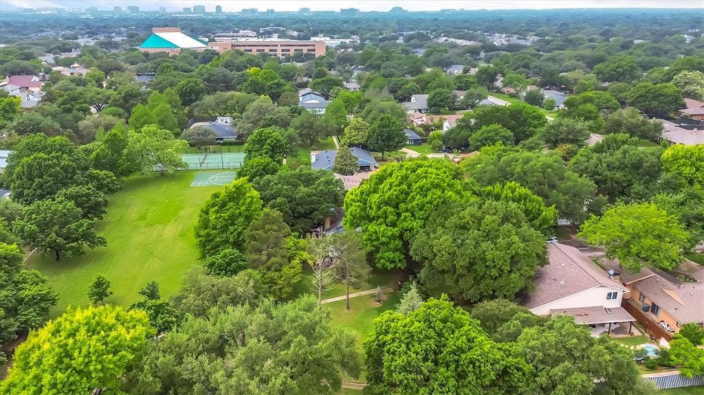 15735 Covewood Circle, Dallas, TX 75248 15735 Covewood Circle, Dallas, TX 75248