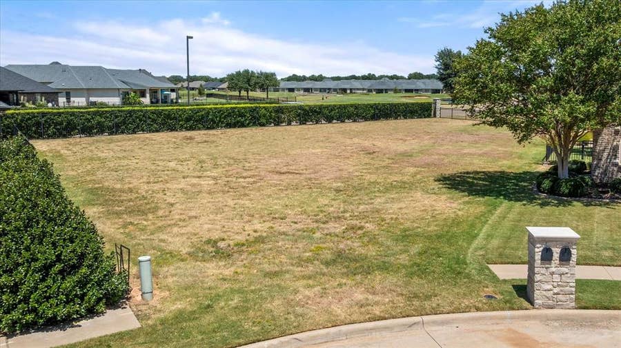 Property photo for 1402 Amsterdam Court, Granbury, TX