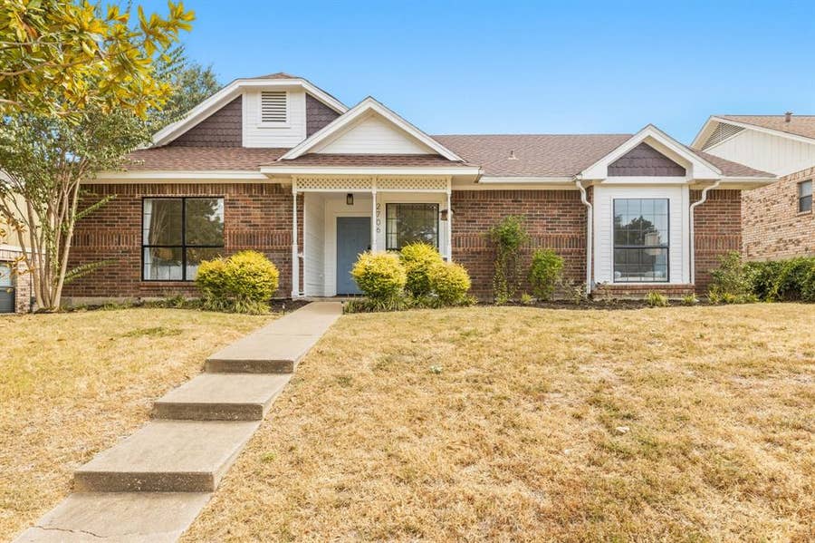 Property photo for 2706 Collins Boulevard, Garland, TX
