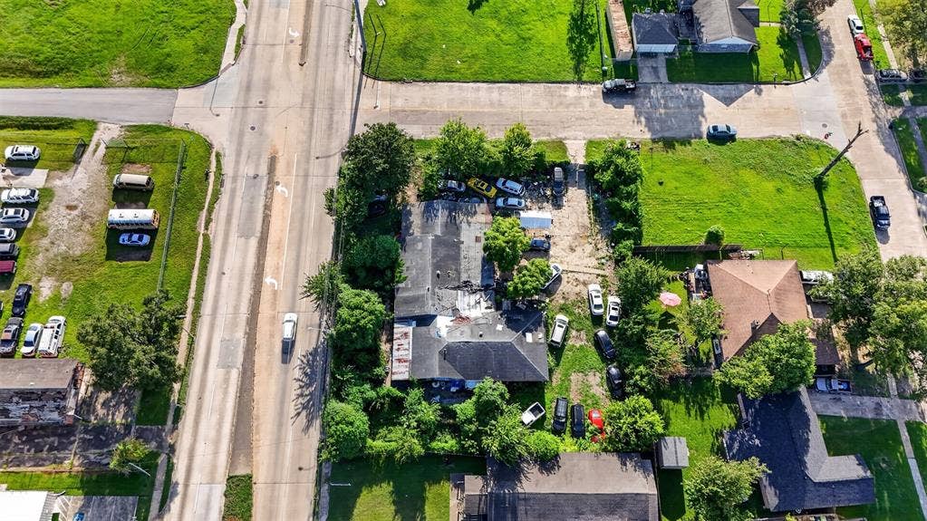 8501 Tidwell Road, Houston, TX 77028 8501 Tidwell Road, Houston, TX 77028