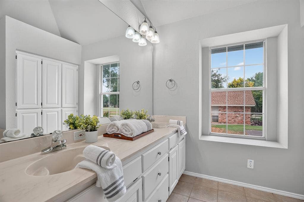 8730 Bellechase Road, Granbury, TX 76049 8730 Bellechase Road, Granbury, TX 76049