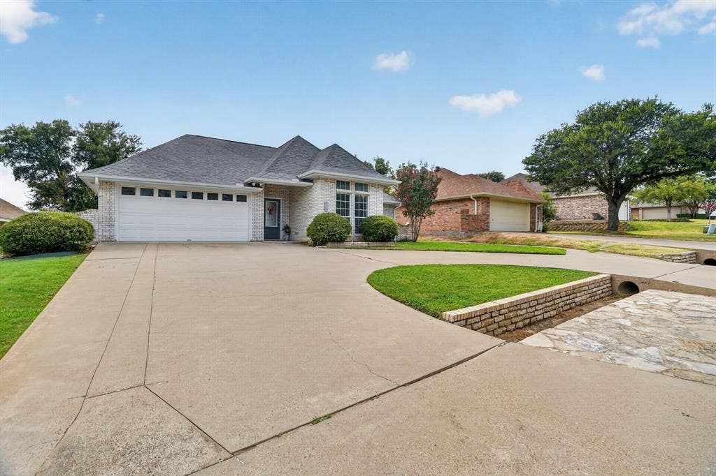 8730 Bellechase Road, Granbury, TX 76049 8730 Bellechase Road, Granbury, TX 76049