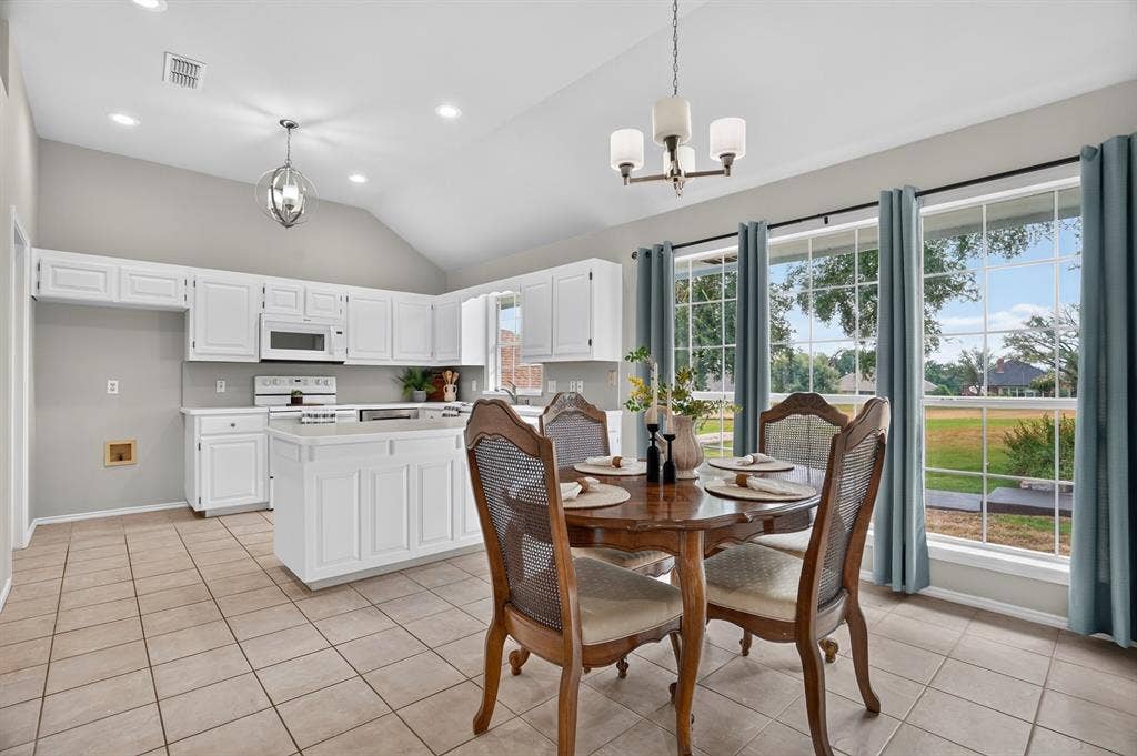 8730 Bellechase Road, Granbury, TX 76049 8730 Bellechase Road, Granbury, TX 76049