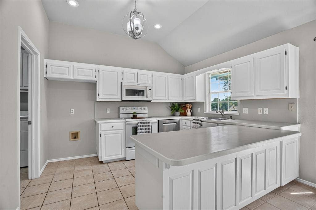 8730 Bellechase Road, Granbury, TX 76049 8730 Bellechase Road, Granbury, TX 76049