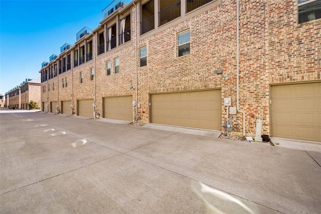5745 Headquarters Drive, Plano, TX 75024 5745 Headquarters Drive, Plano, TX 75024