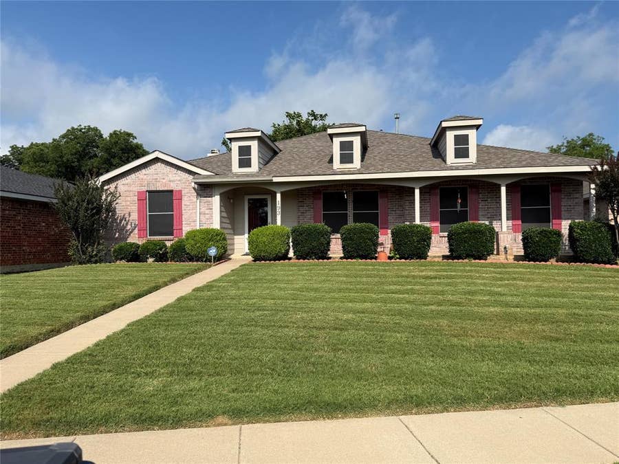 Property photo for 193 Rolling Court, Lancaster, TX