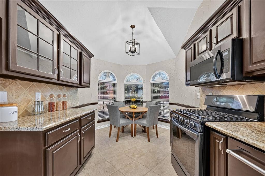 6908 Amethyst Lane, Plano, TX 75023 6908 Amethyst Lane, Plano, TX 75023