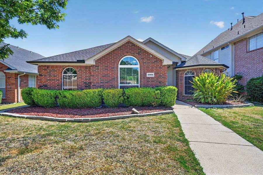 Property photo for 6908 Amethyst Lane, Plano, TX