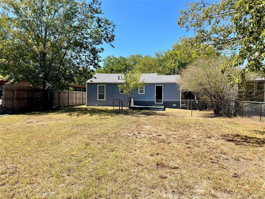 4003 4th Street, Greenville, TX 75401 4003 4th Street, Greenville, TX 75401