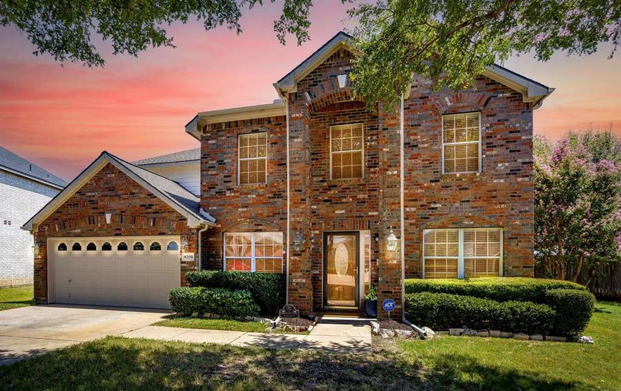 Property photo for 4205 Bayside Court, Arlington, TX