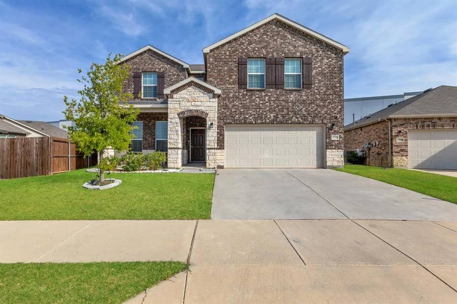 Property photo for 1201 Timberhurst Trail, Fort Worth, TX