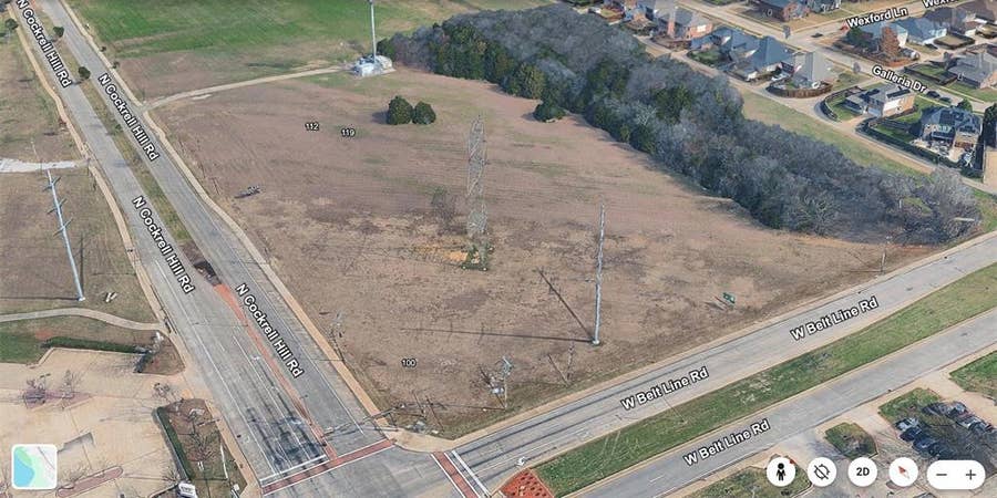Property photo for 119 N Cockrell Hill Road, DeSoto, TX