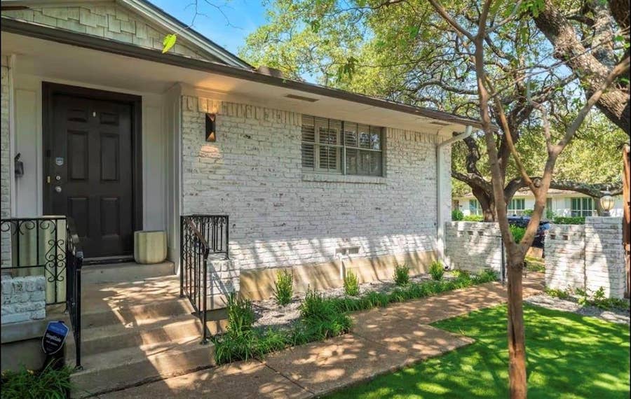 Property photo for 9003 Villa Park Circle, Dallas, TX