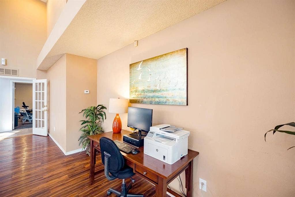 2809 W William Cannon Drive, #E203, Austin, TX 78745 Up To 8 Weeks Free! Newly renovated units available!
