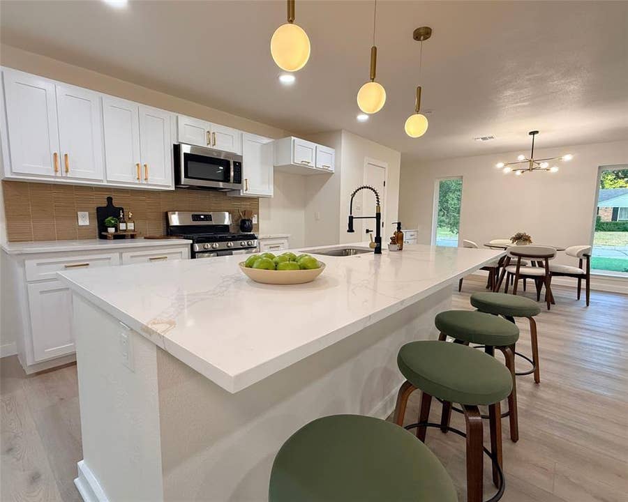 Property photo for 12911 Mitchwin Road, Farmers Branch, TX