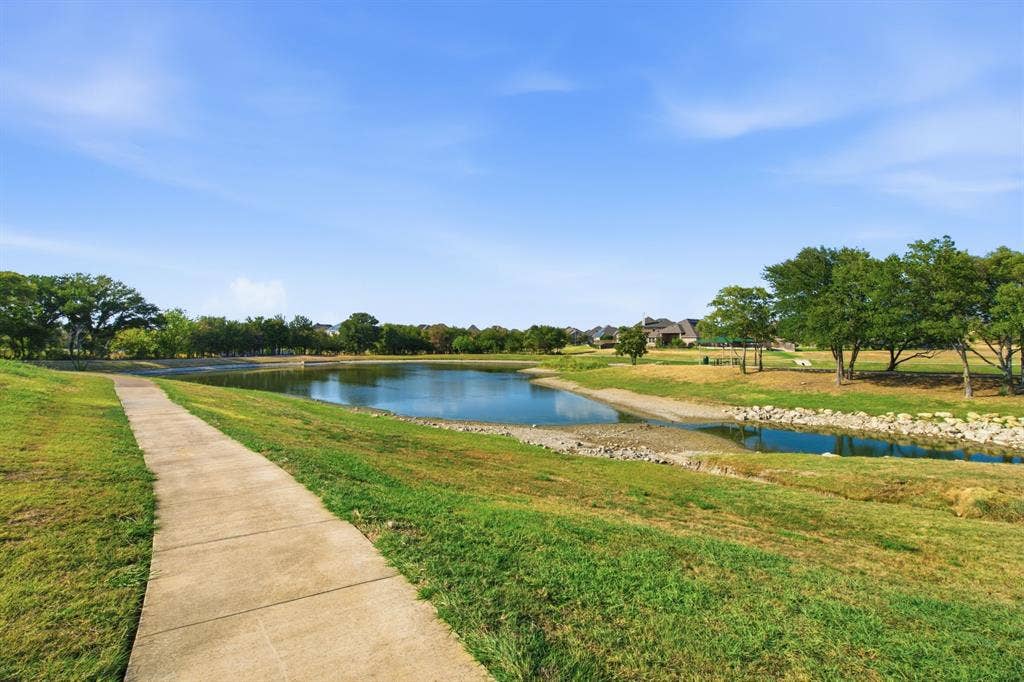 Seventeen Lakes Community - One of many lakes.